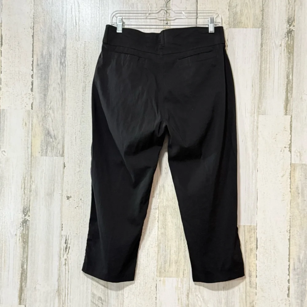 Khombu Women's Black Cargo Shorts